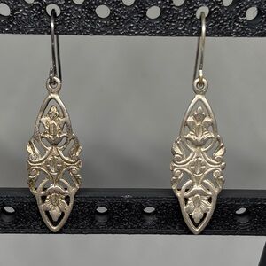 Vintage Sterling Silver Diamond Etched Filigree Earrings